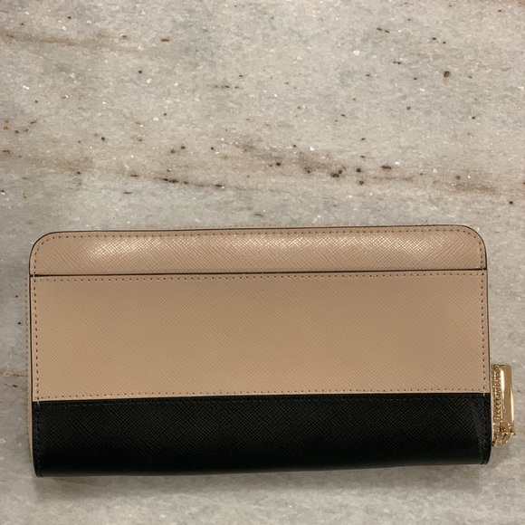 Kate Spade light pink wallet never used with tags, purchased for $188 - Picture 4 of 4